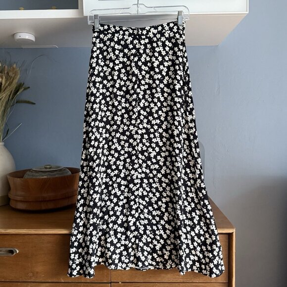 Reformation Bea Daisy Floral Print High-Waisted Midi Skirt Black White Size 0 - Picture 5 of 7